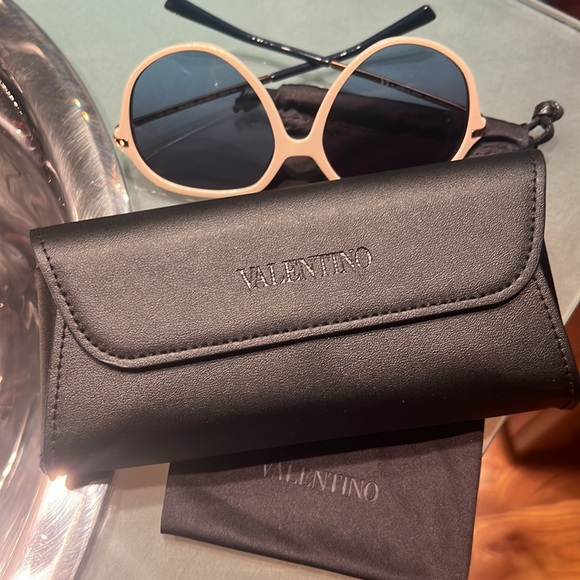 498$ NIB Valentino Garavani SUNGLASSES. Dust pink and blue, rose gold hardware - Picture 3 of 16